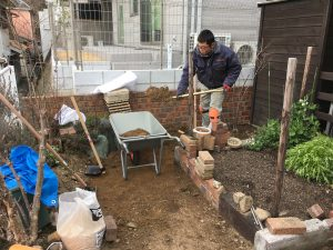 土出し作業、息子が頑張りました